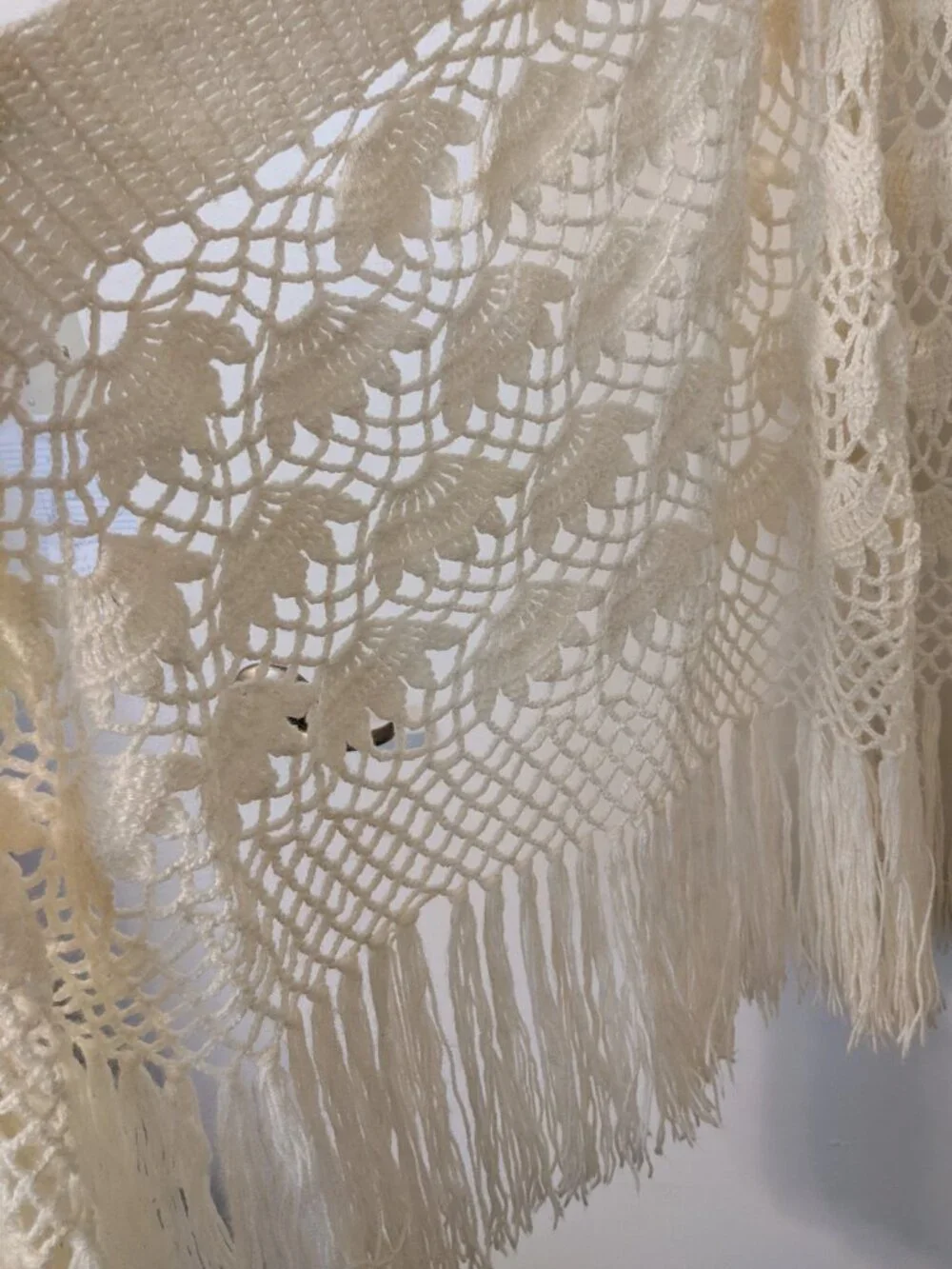 Hand Crochet Open Knit Shawl Wrap Lace Pattern Cream Fringe Boho Hippie - Picture 7 of 10